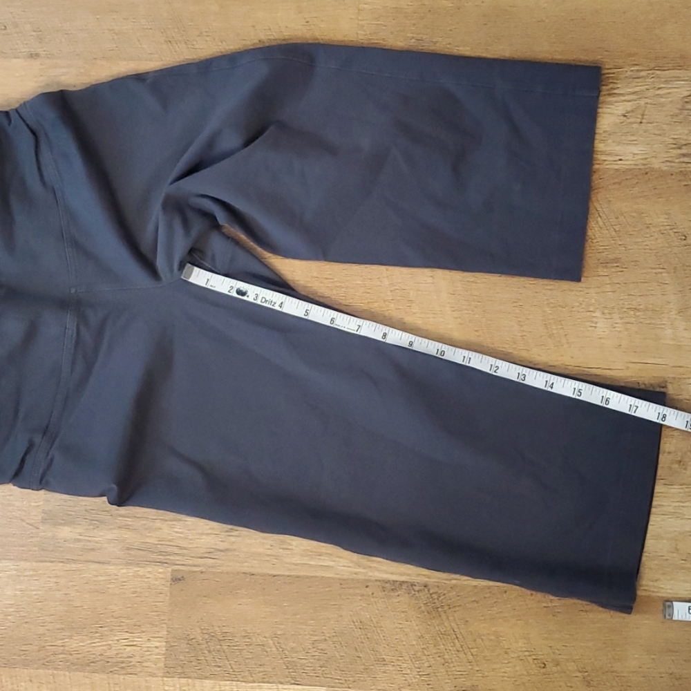 The North Face Dark‎ Grey Womans Size Small Athletic Legging Capris - Picture 11 of 13